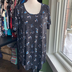 Women's Floral Top XL Black Floral Print size XL